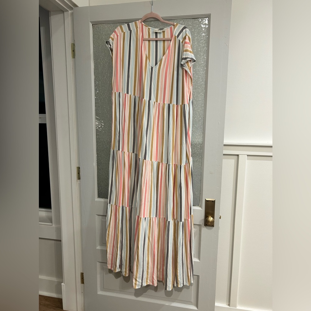 Wonderly brand maxi dress